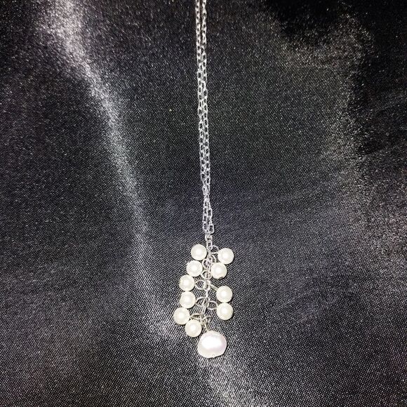 PEARL NECKLACE AND EARRING SET - Picture 7 of 13